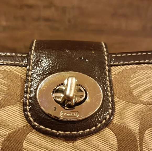 Coach Hand Pouch Used. Condition 9:10 FIX RATE NO BARGAINS!!! - Picture 3 of 8